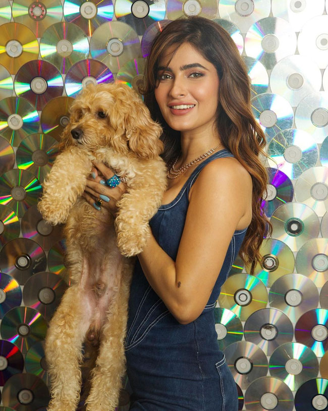 Staggering Poses Of Karshima Sharma